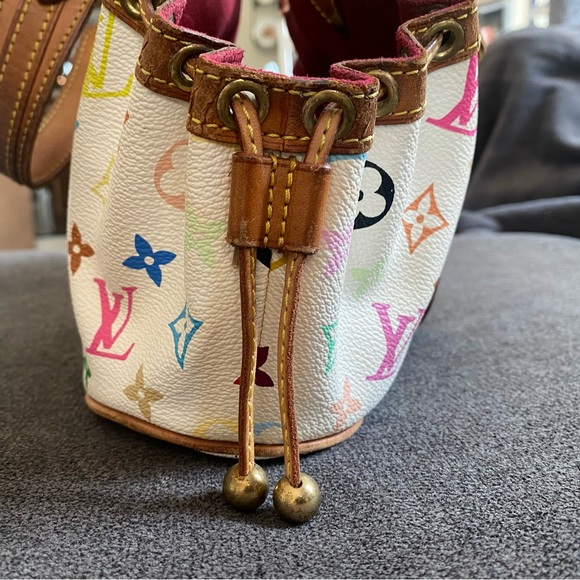 Louis Vuitton Theda - Picture 12 of 16